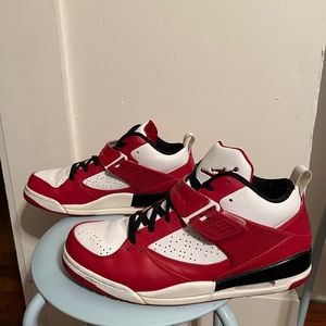 Jordan Flight 45 Gym White Varsity Red Black